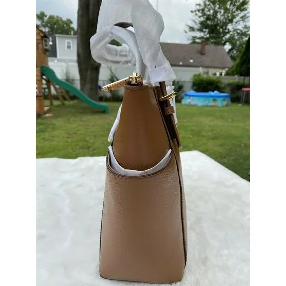 NWT MICHAEL Michael Kors Jet Set East West Top Zip - Picture 4 of 6